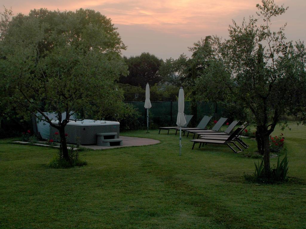 Agriturismo Al Tralcio Valeggio sul Mincio Luaran gambar