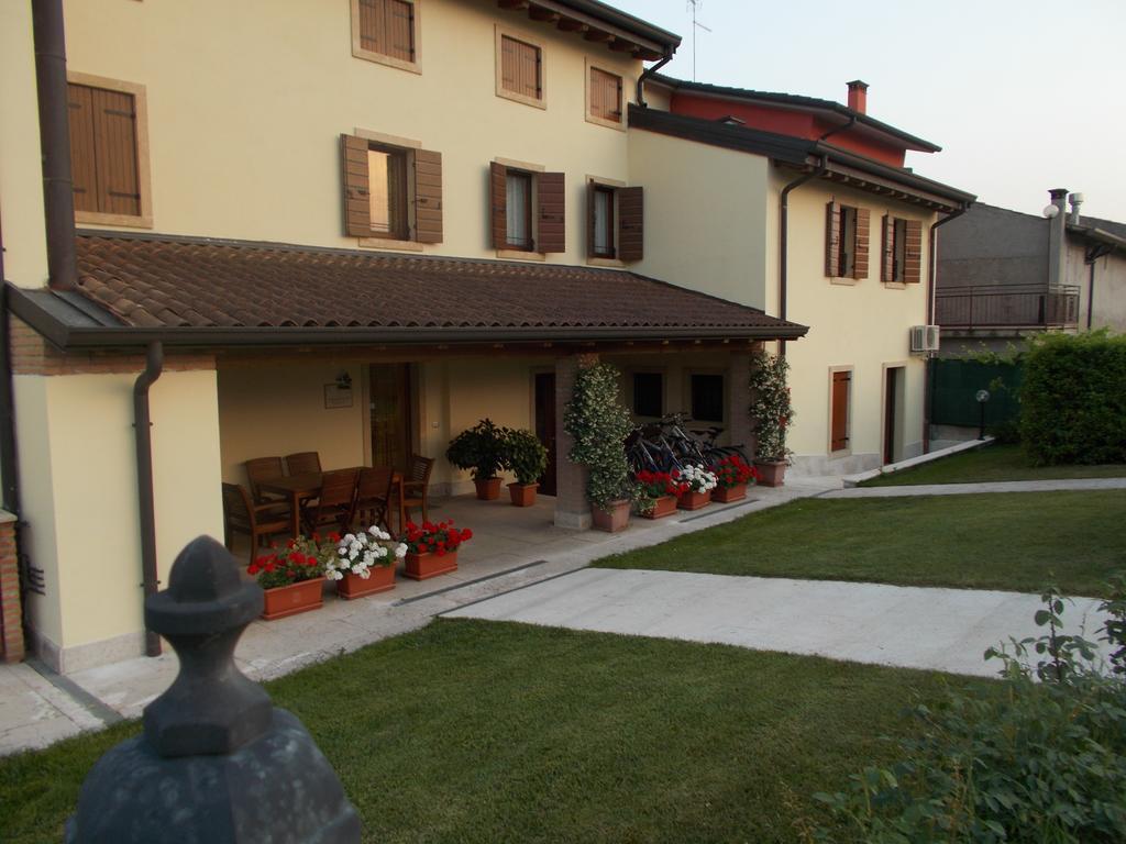 Agriturismo Al Tralcio Valeggio sul Mincio Luaran gambar