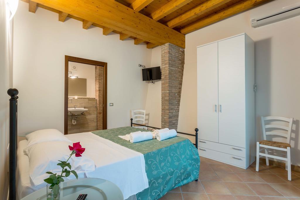 Agriturismo Al Tralcio Valeggio sul Mincio Bilik gambar