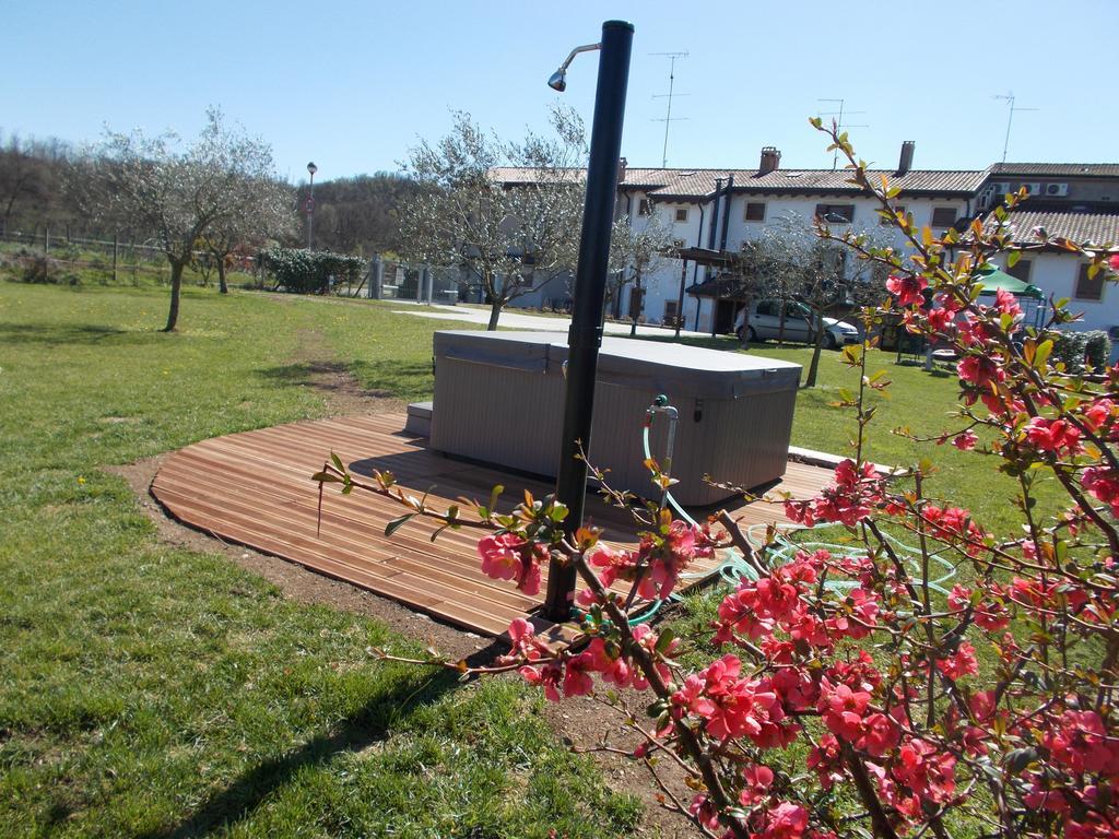 Agriturismo Al Tralcio Valeggio sul Mincio Luaran gambar