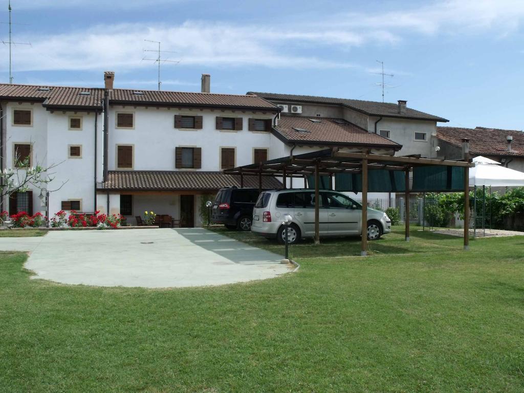 Agriturismo Al Tralcio Valeggio sul Mincio Luaran gambar