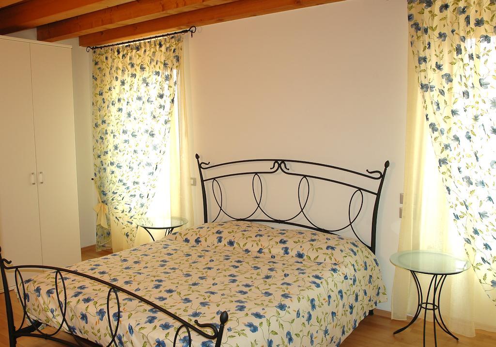 Agriturismo Al Tralcio Valeggio sul Mincio Bilik gambar