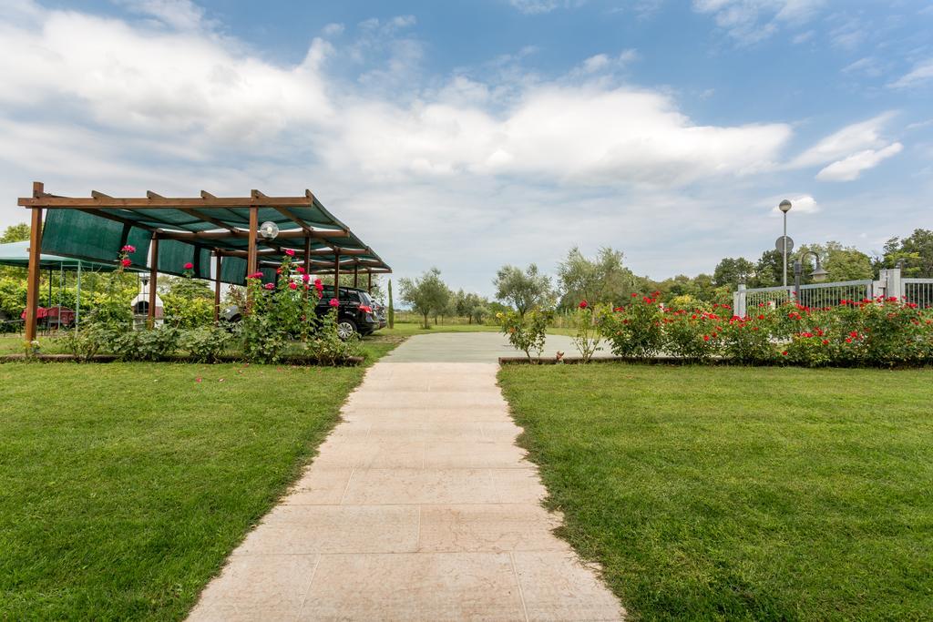 Agriturismo Al Tralcio Valeggio sul Mincio Luaran gambar
